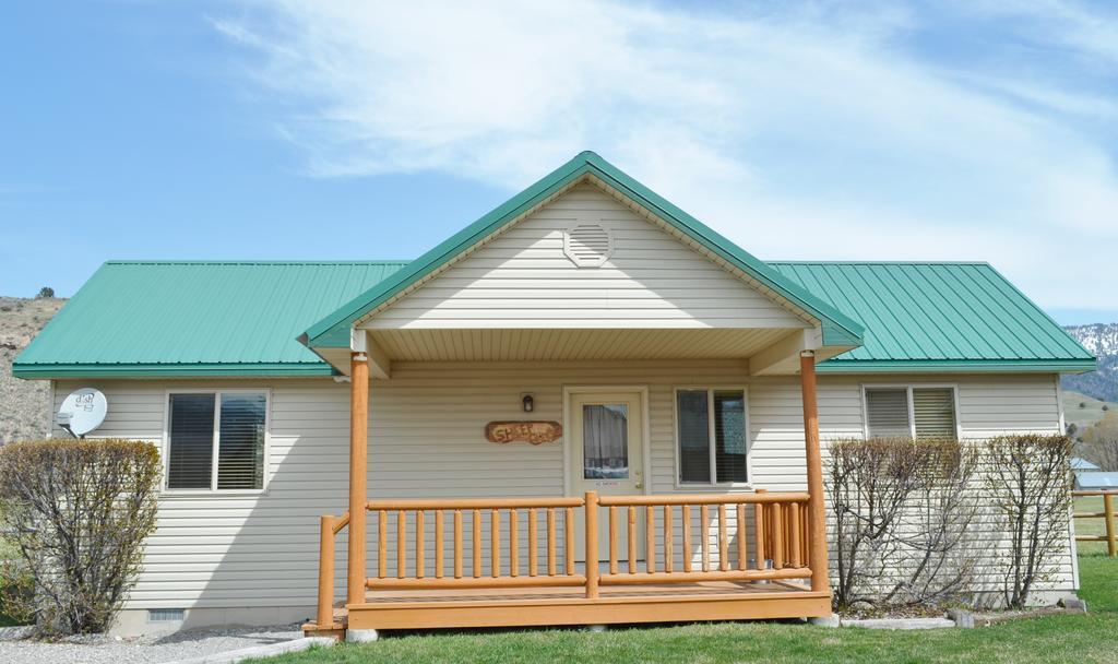 Sleepy J Cabins Swan Valley Номер фото