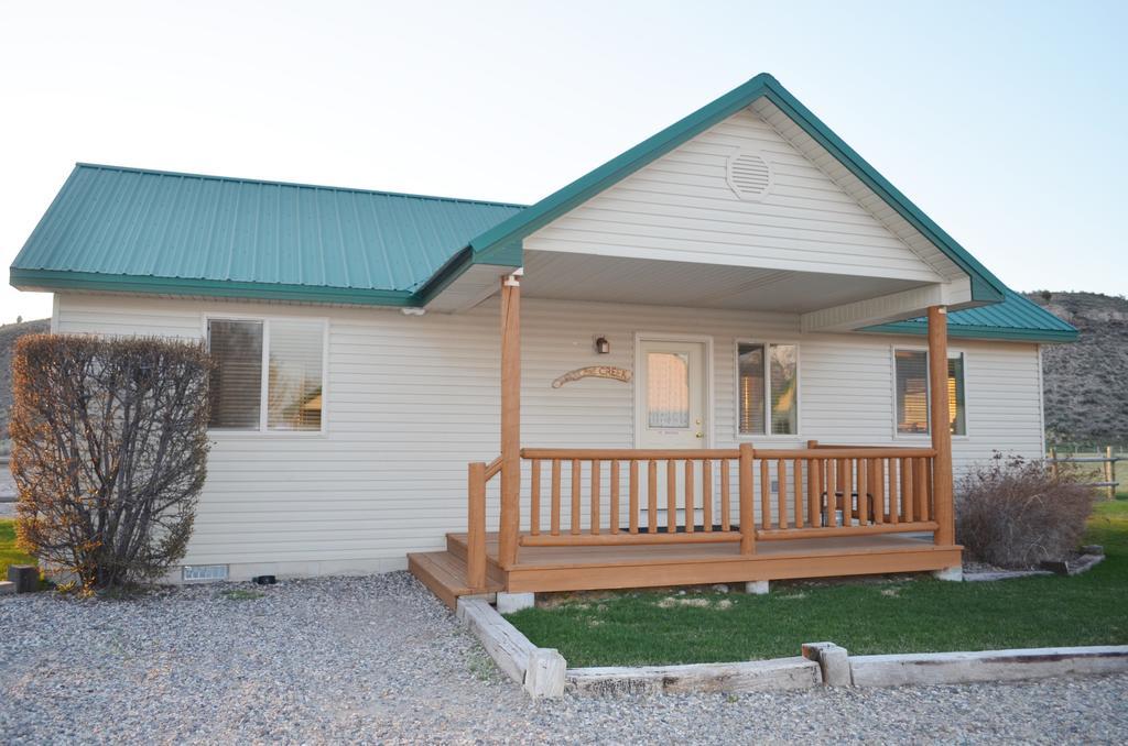 Sleepy J Cabins Swan Valley Екстер'єр фото