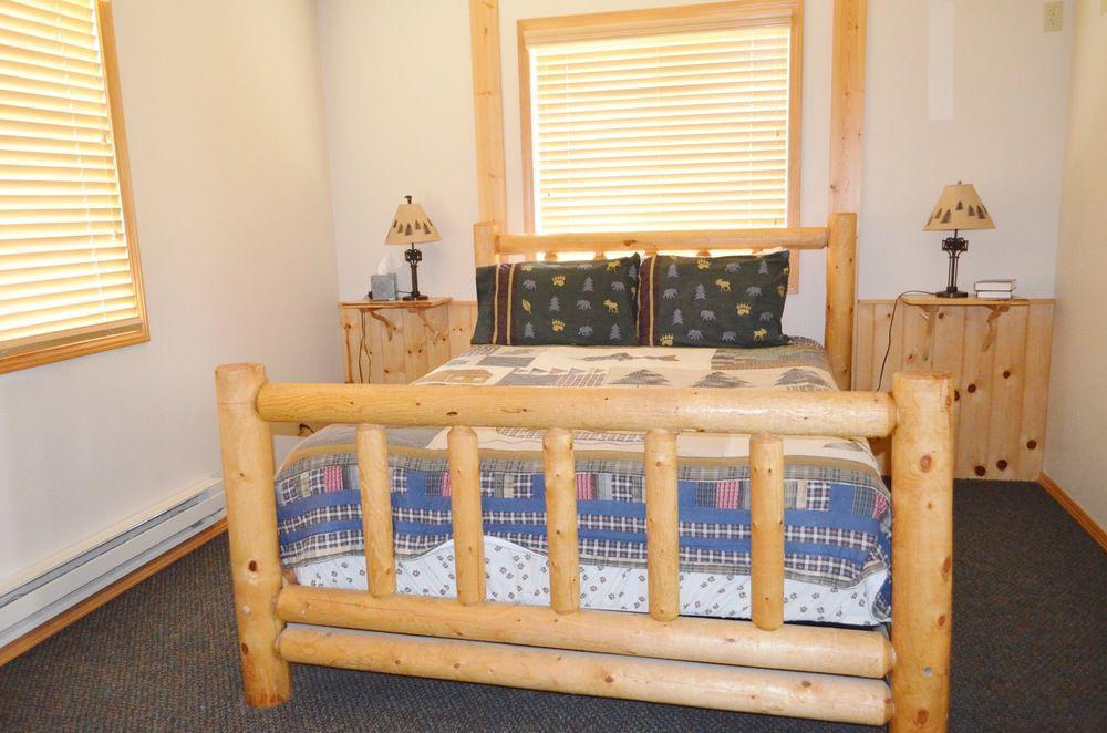 Sleepy J Cabins Swan Valley Екстер'єр фото