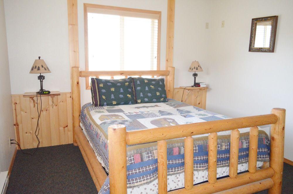 Sleepy J Cabins Swan Valley Екстер'єр фото
