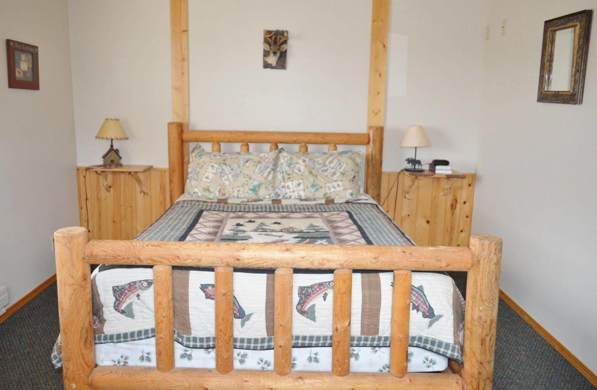 Sleepy J Cabins Swan Valley Екстер'єр фото